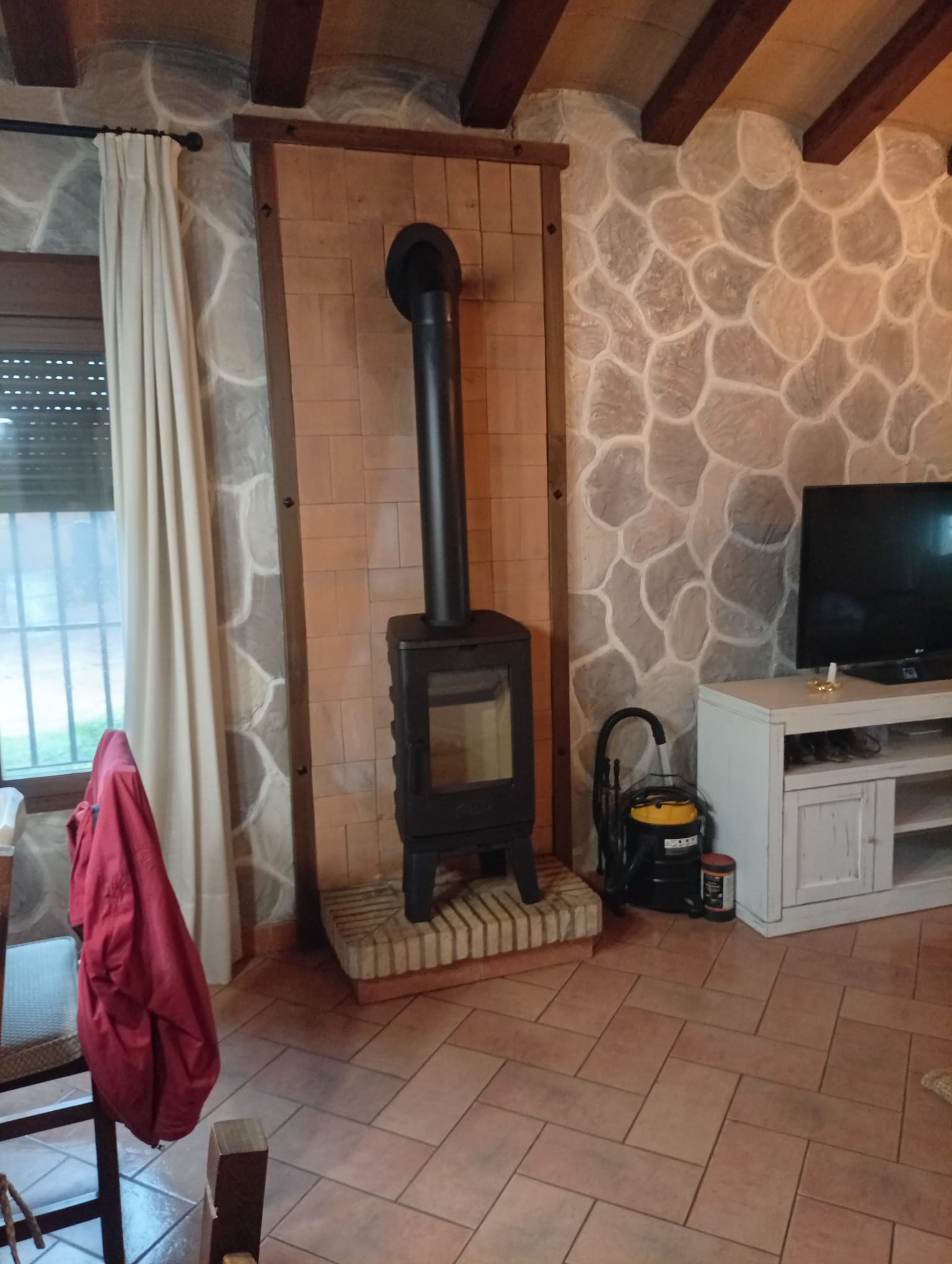 28. modelo BRUT - chimeneas de leña, estufas y otros sistemas de calefaccion estufa de leña en jerez